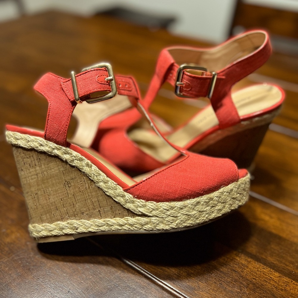 Antonio Melani wedge Sandler